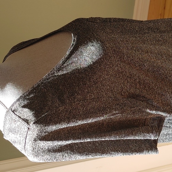 Aritzia Brand Babaton The Perfect T Heather Grey Size Large - Picture 3 of 12